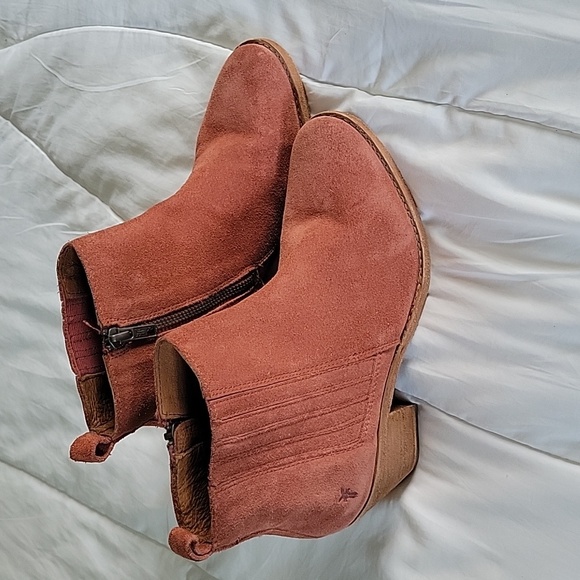 FRYE ALTON CHELSEA BOOTS IN ROSEWOOD - Picture 4 of 16